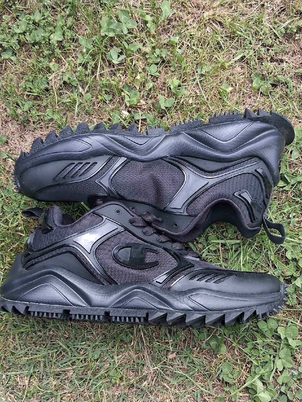 NWOT Champion Big Kids Black 9318 Trail Sneakers from Finish Line